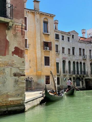 San Marco Apartment With Canal View Венеция Экстерьер фото